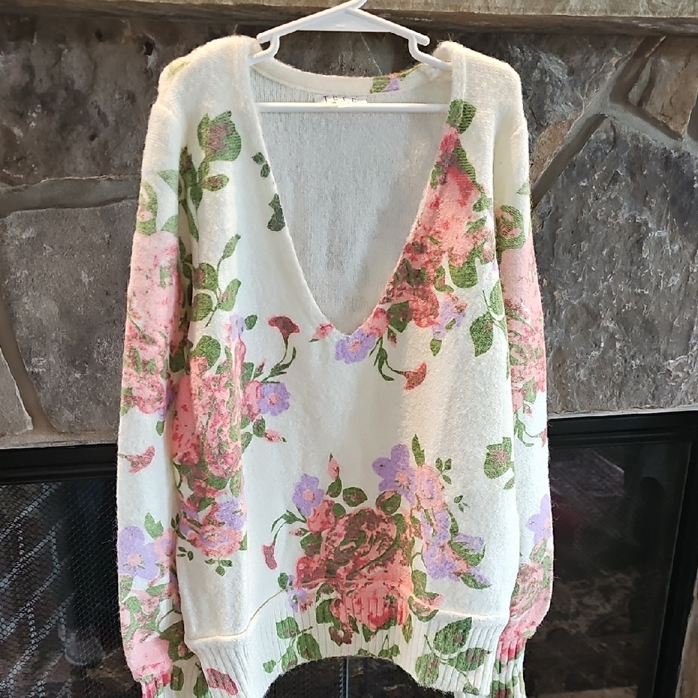 NWOT TCEC Floral Spring Sweater Small